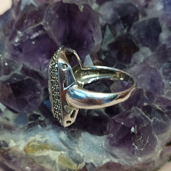 Carved Pink Mother of Pearl Ring - Picture 8 of 10